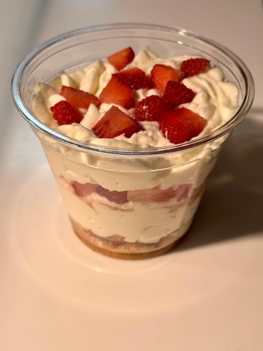 STRAWBERRY  CHEESECAKE CUP #