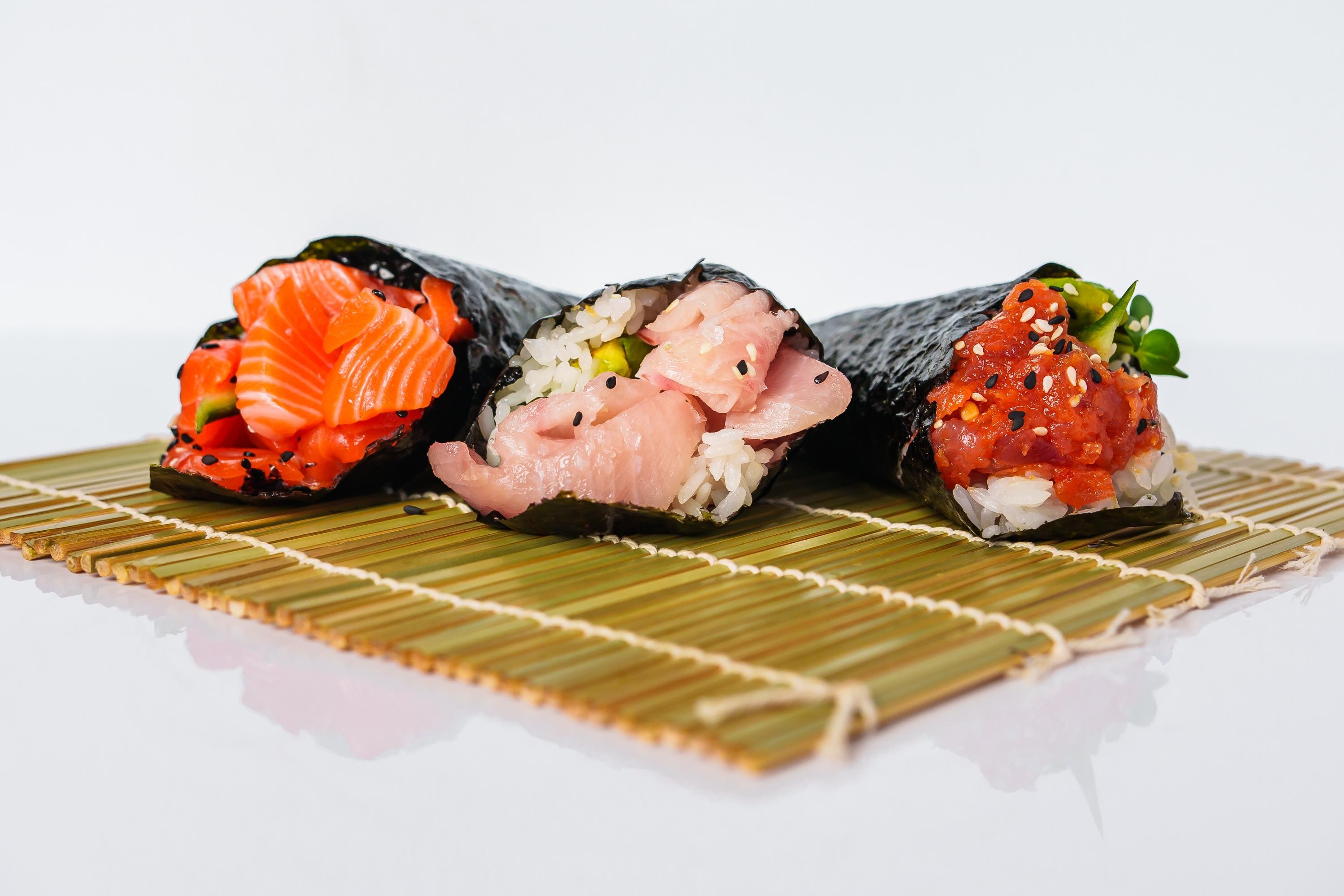 MASTER HAND ROLL