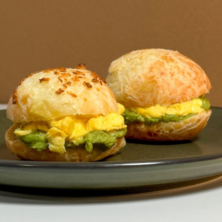(2) avocado & egg pão de queijo (cheese bread)