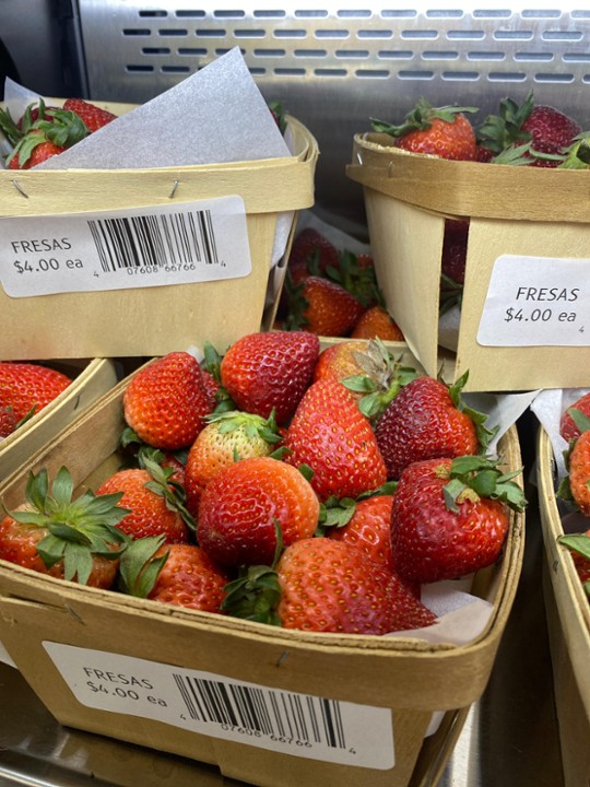 Strawberries Basket/ Fresas