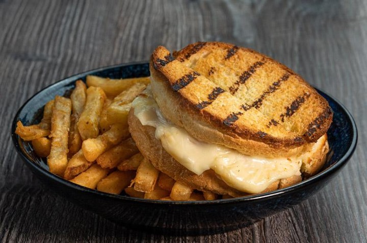 GRILLED CHEESE & FRIES