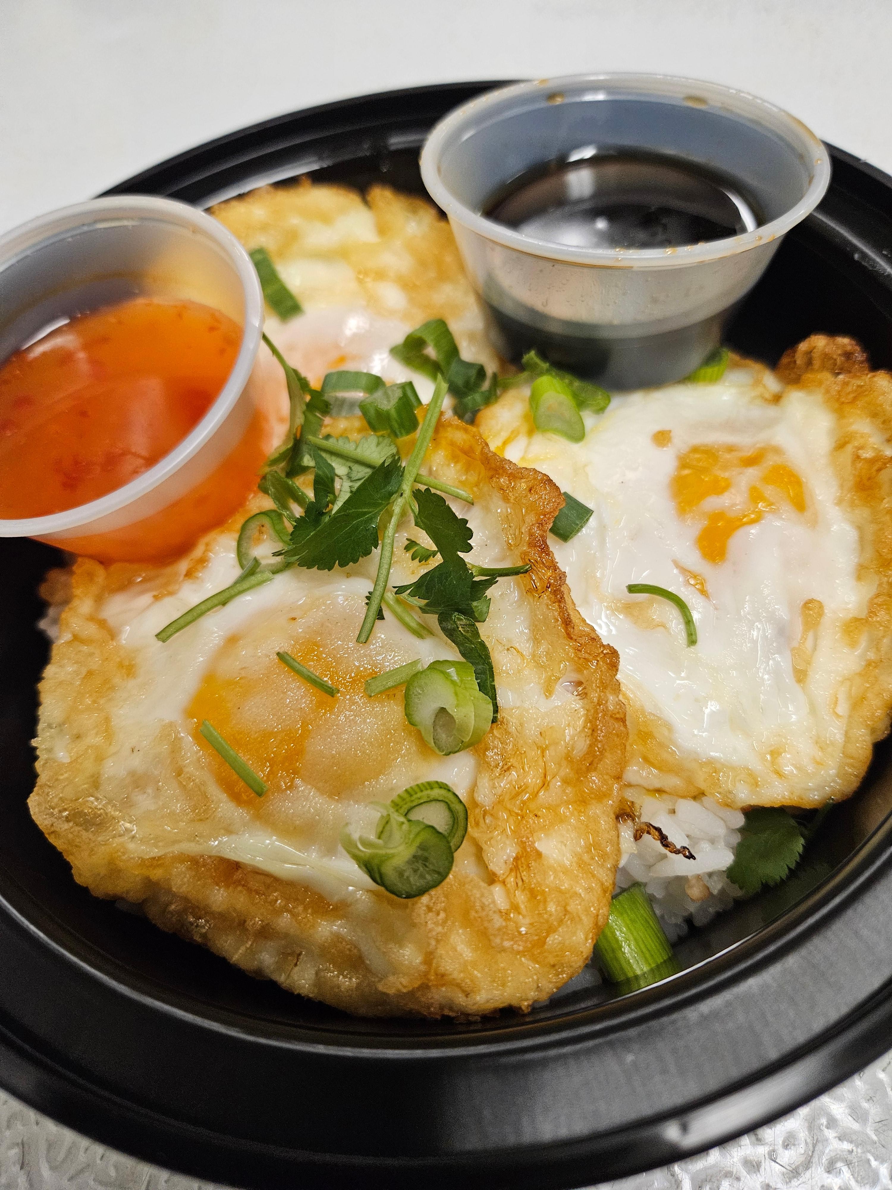 Kao Kai Dow (Frid egg over the rice)