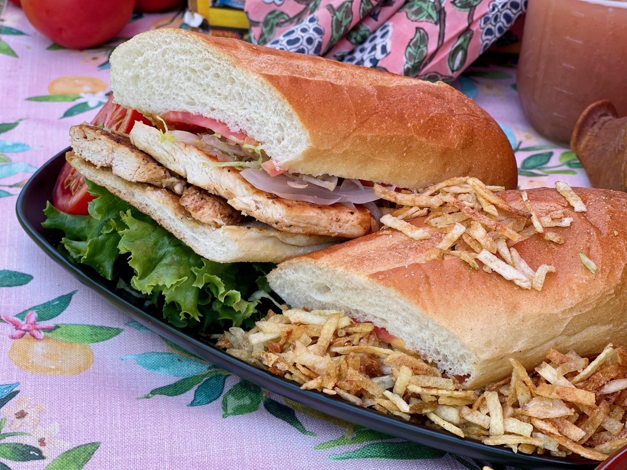 Chicken Sandwich * Sandwich de Pollo a la Plancha