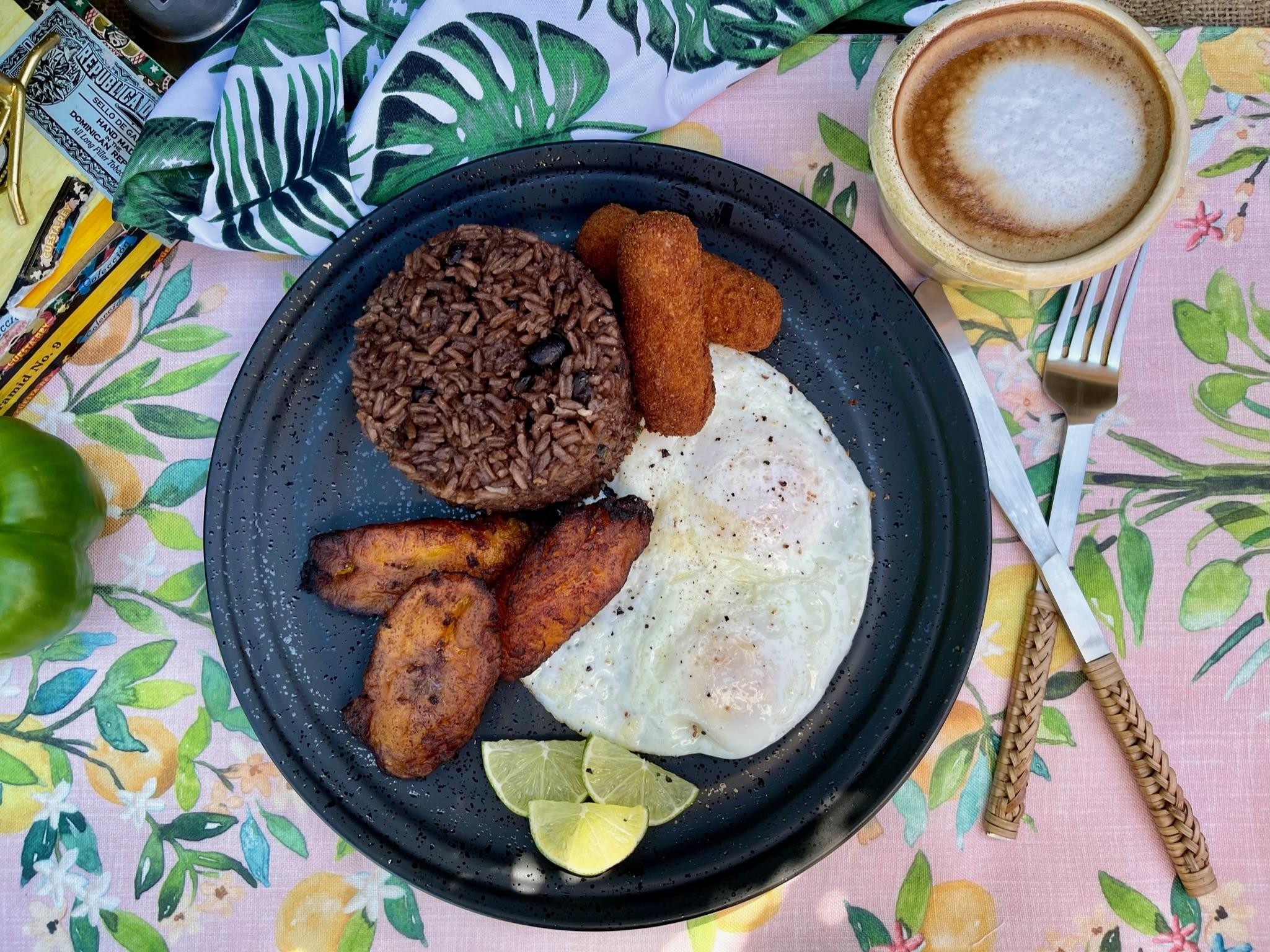 #1 Cuban Breakfast (V) *Desayuno Cubano