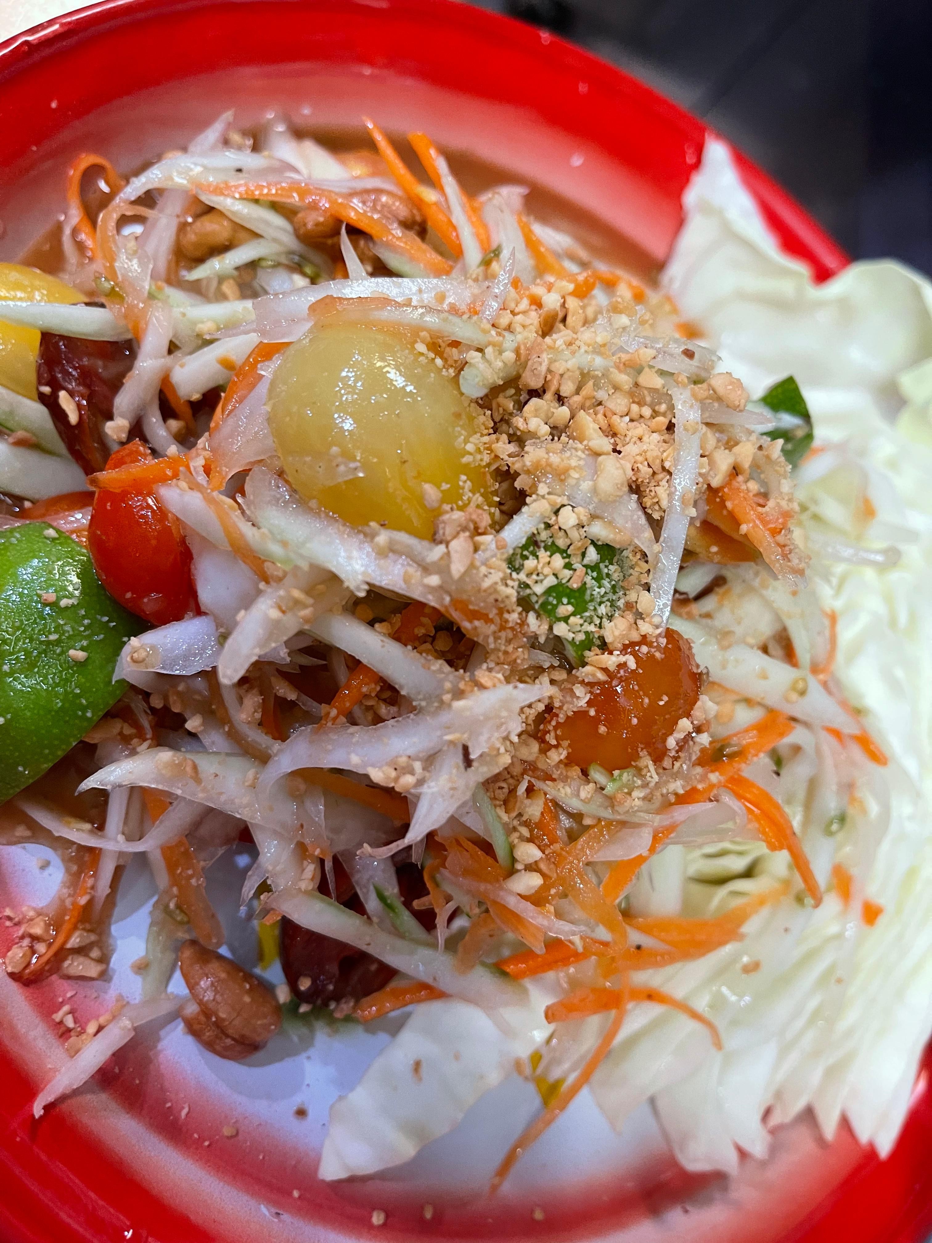 Som Tum Thai (Thai’s Papaya Salad)