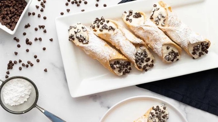 Cannolis (3)