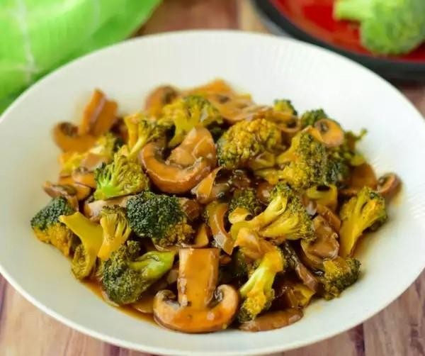 Mushroom Broccoli Karahi