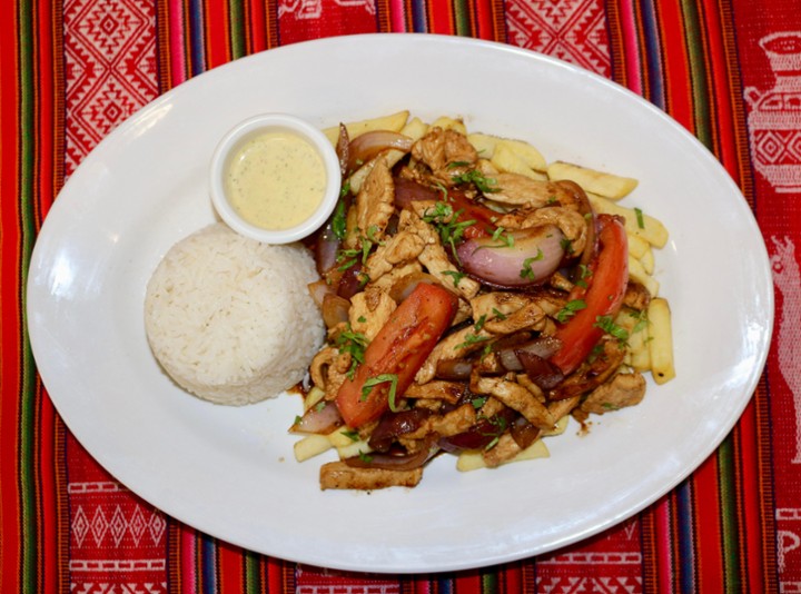 Saltado de Pollo