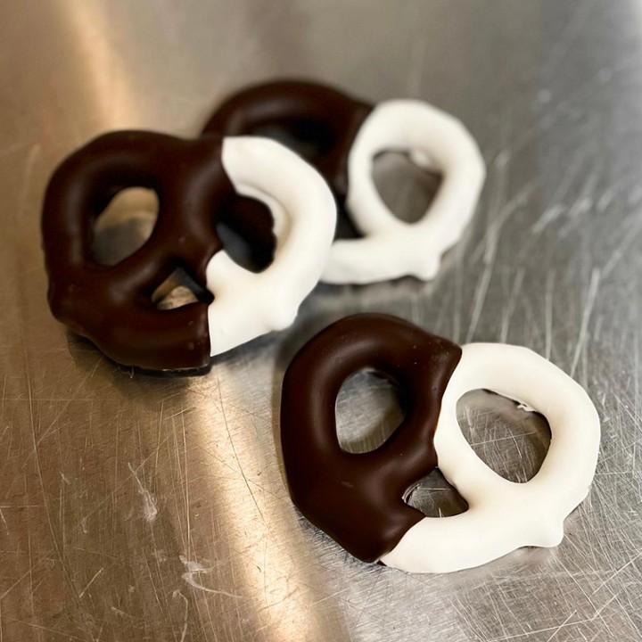 Black and White Chocolate Covered Pretzels - 8ct Box