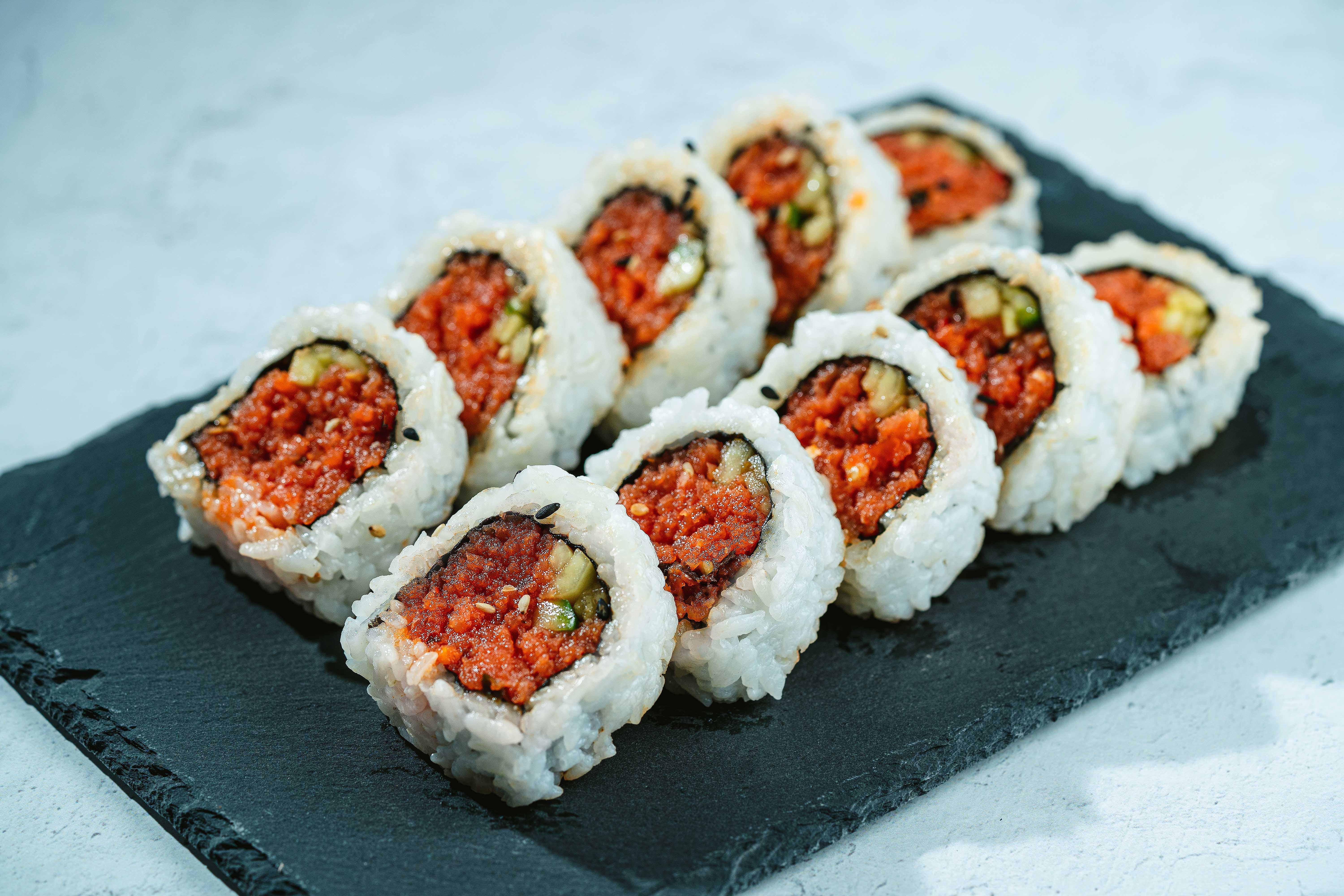 R5. Spicy tuna roll