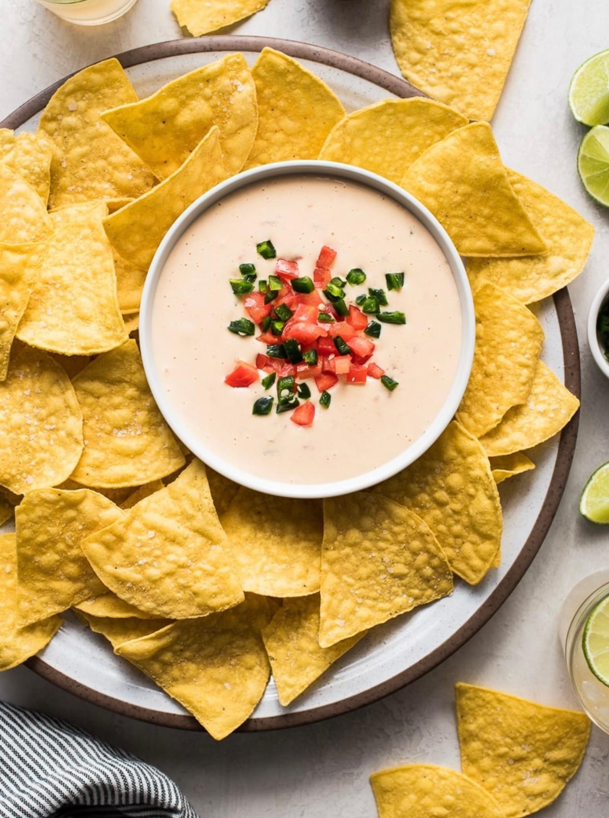 Chips and Queso/Salsa
