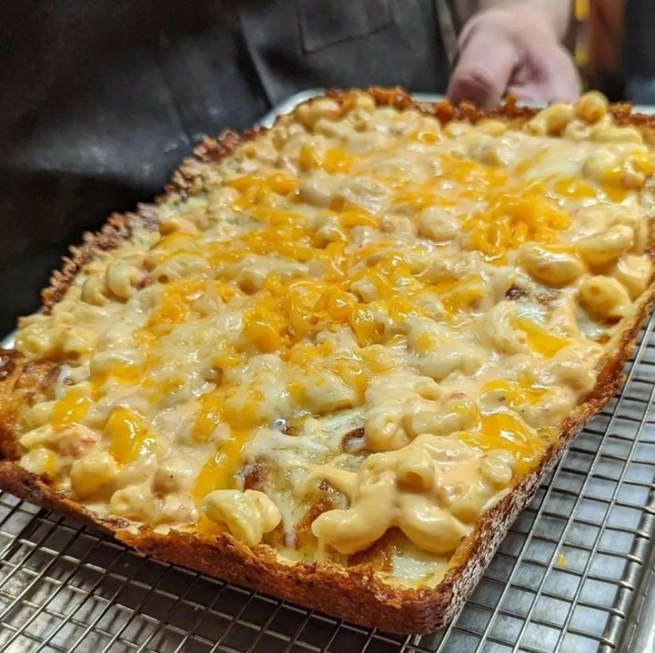 4/20 Special: Stuffed Pimiento Mac n Cheese Pizza