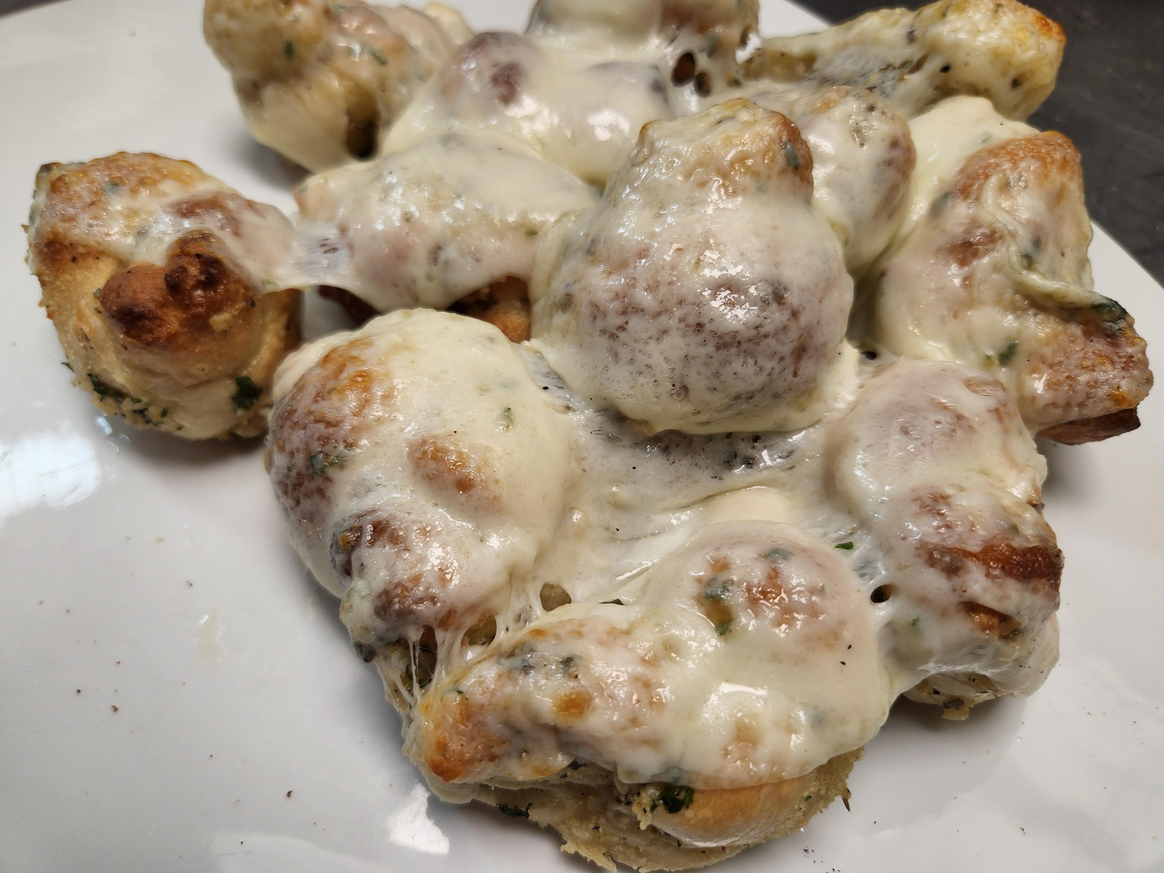GARLIC KNOTS WITH CHEESE 6 CT