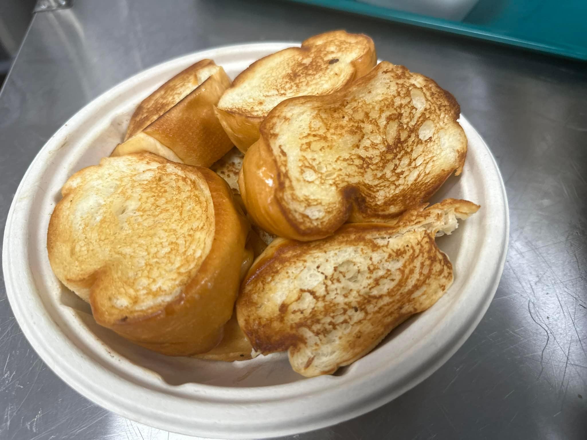 Bread Toasts/ Tostadas de Pan (8)