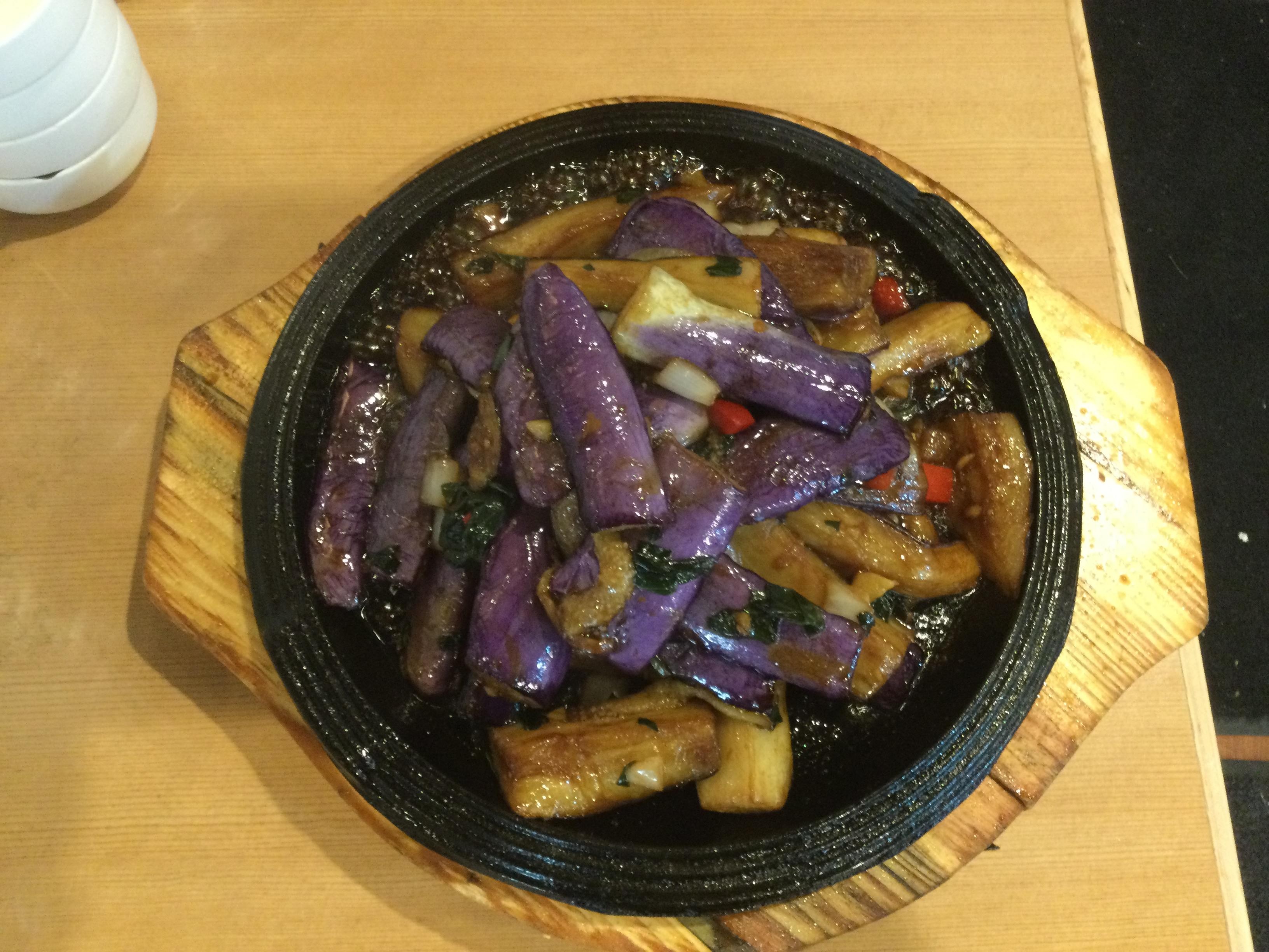 铁板九层塔茄子 Sizzling Eggplant with Basil