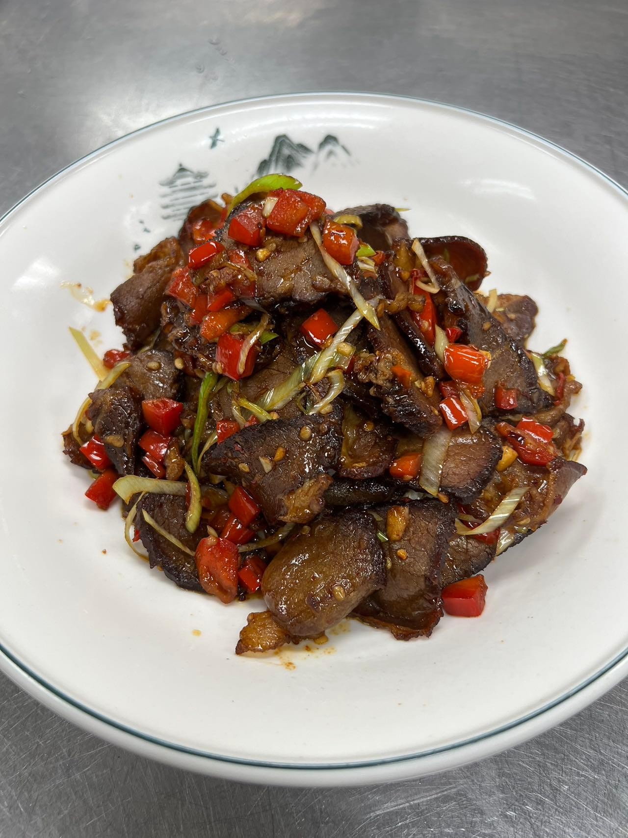 B5 大蒜辣椒炒腊牛肉 Stir-Fried Beef La Rou with Dry Pickled Pepper