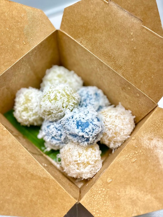 Khanom Tom (Coconut Balls)