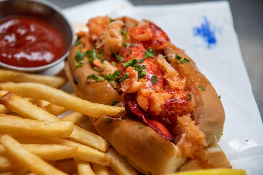Connecticut lobster roll