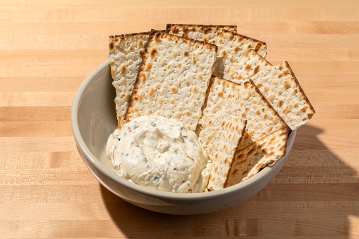 Onion Dip with Crackers Snack