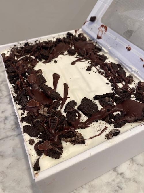 Oreo Decorated Ice Cream Cake