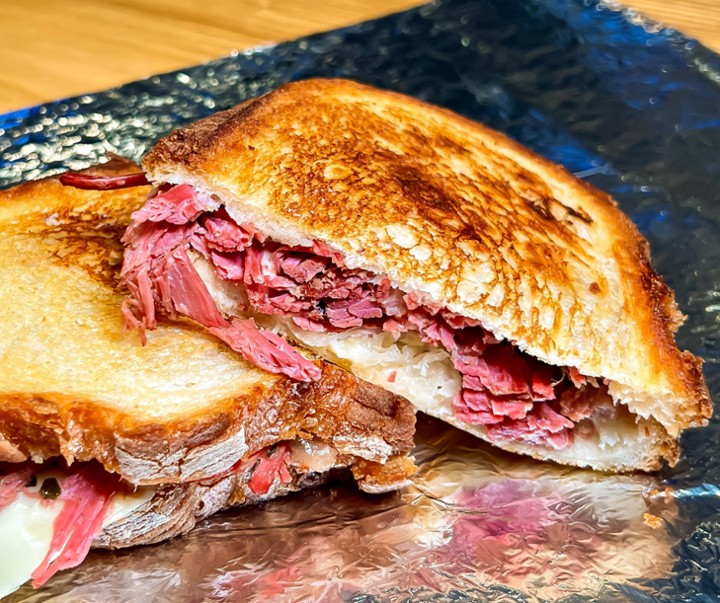 CORNED BEEF SANDWICH