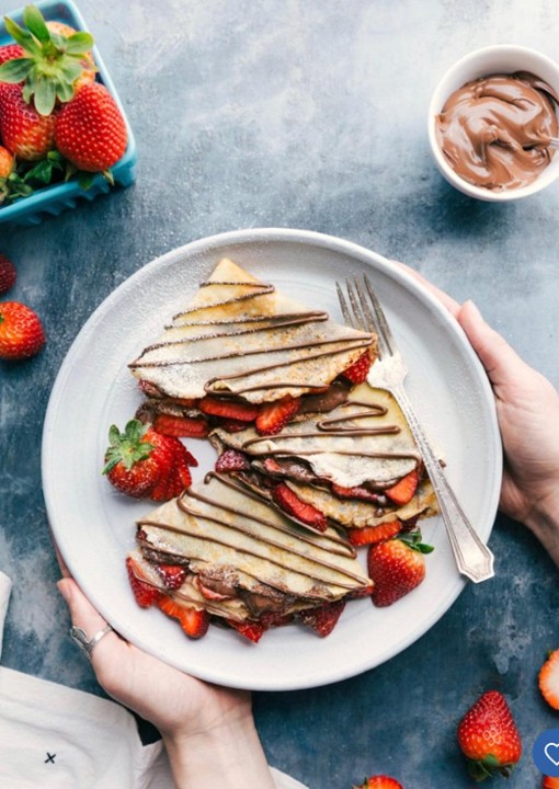 NUTELLA AND STRAWBERRY CREPES ( 3 )