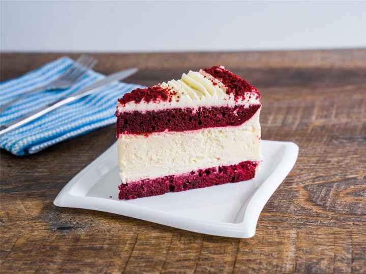 RED VELVET CHEESE CAKE