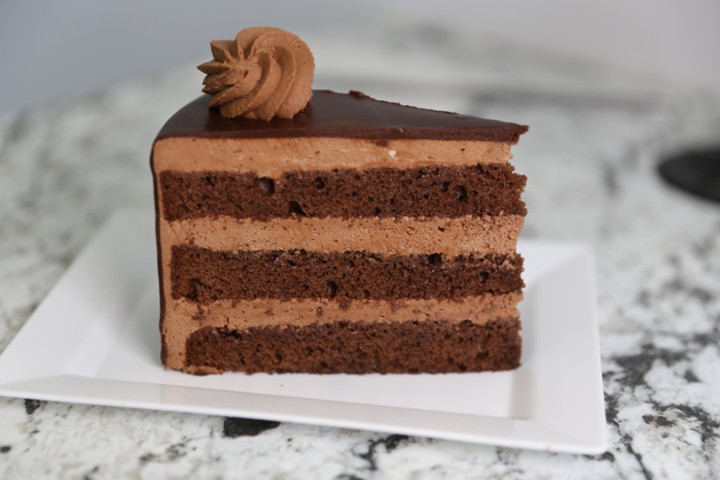 CHOCOLATE MOUSSE CAKE