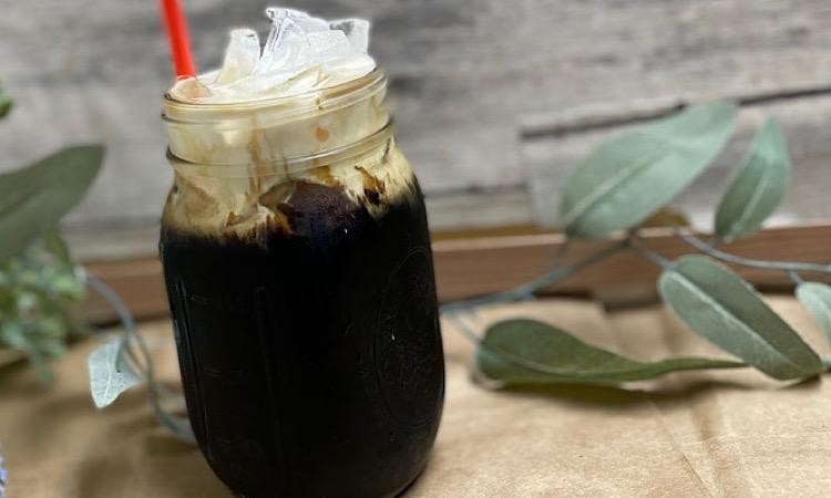 Thai Iced Coffee with Coconut Milk (Vegan)