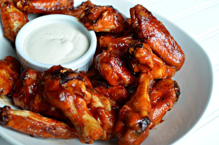 BBQ Wings Party Pan + Ranch