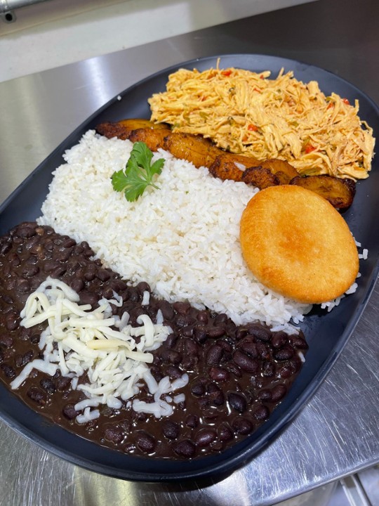 Plato de Pabellon Pollo (Shredded Chicken)