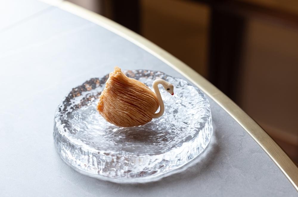 Custard Pastry in a Swan Shape 奶黄天鹅酥