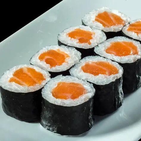 Sake Maki (Salmon Roll)