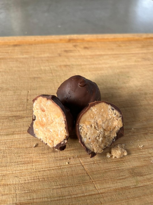 Momma B's Chocolate PB Crunch Balls