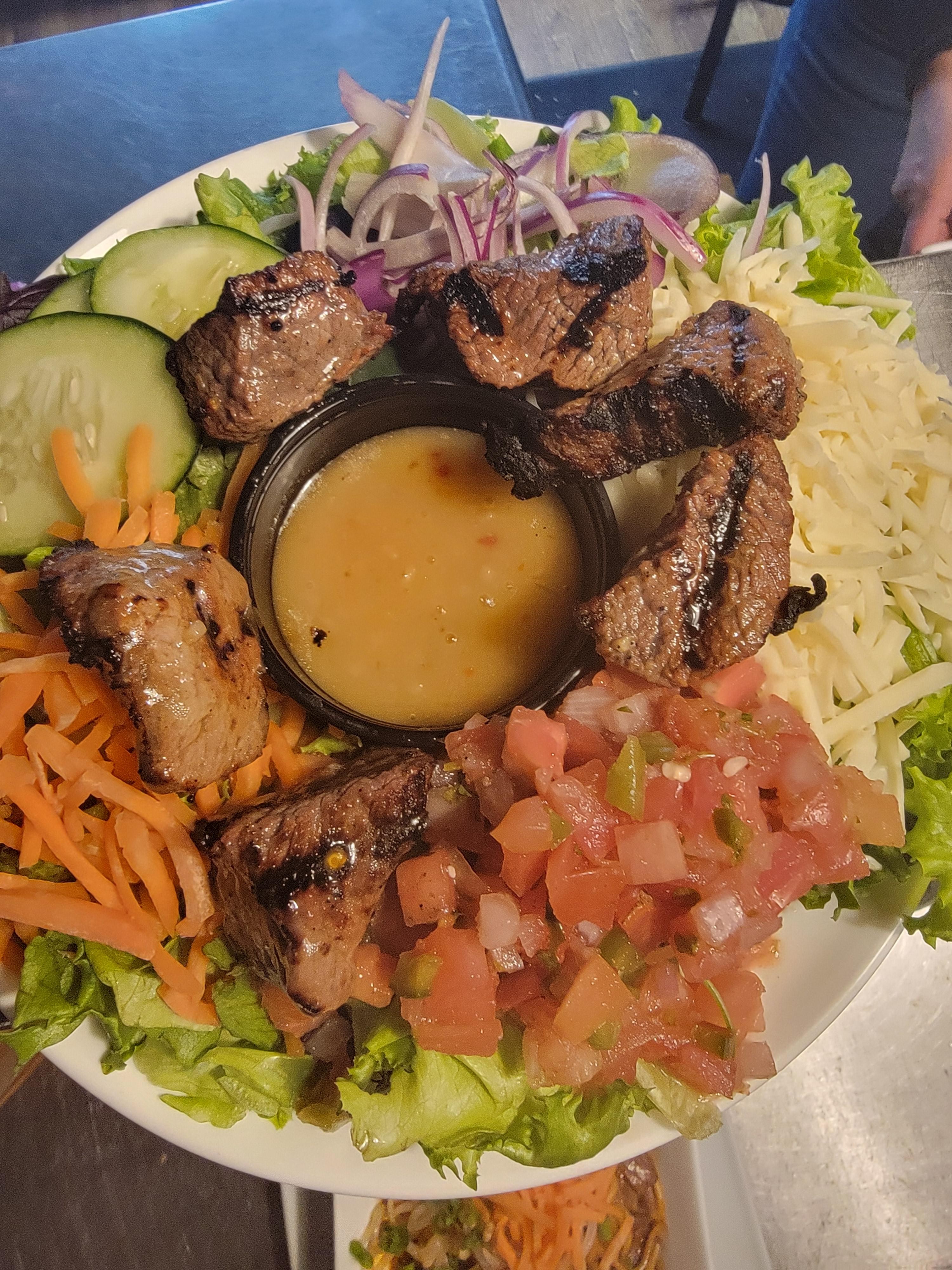Steak tip salad