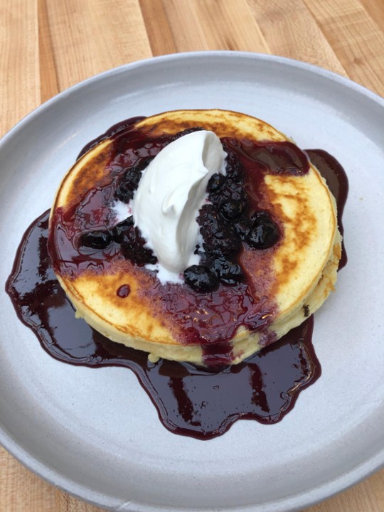 DRUNKIN’ BERRY PANCAKES