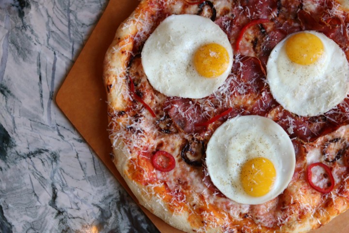 BREAKFAST PIZZA
