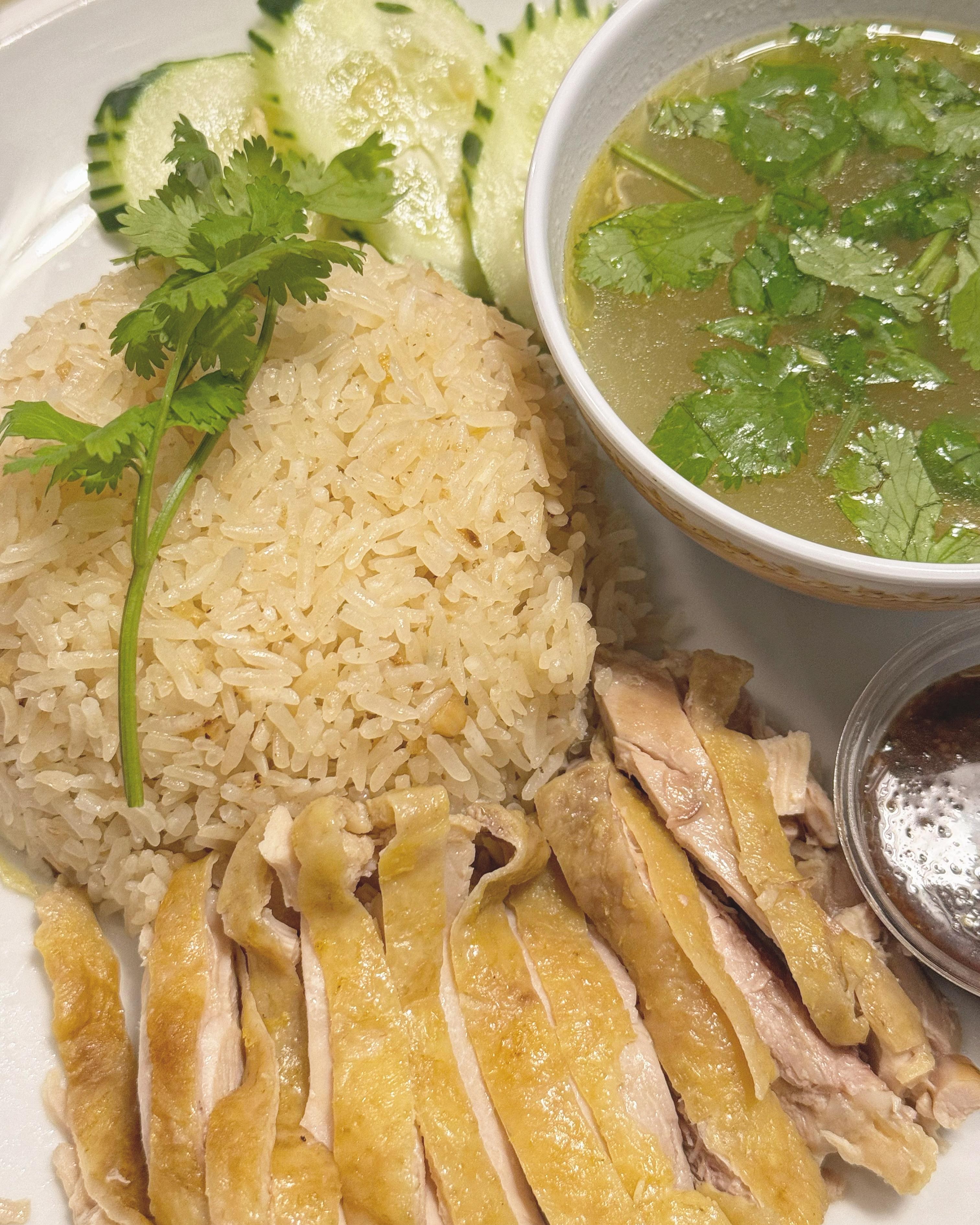 Khao man kai ( Hainanese chicken rice)