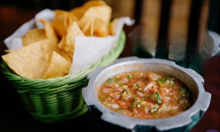 CHIPS & PICO DE GALLO TO GO