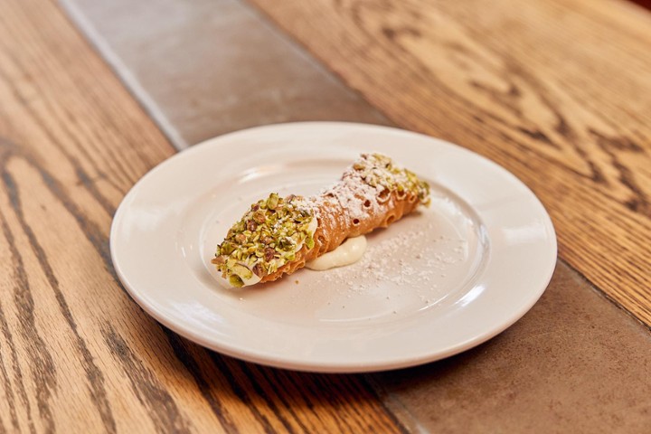 Pistachio Cannoli