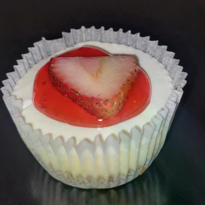 Strawberry cupcake cheesecake