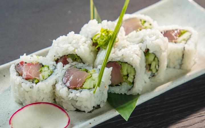 YELLOWTAIL ROLL