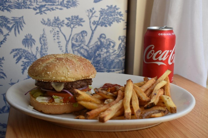 Thursday Special Cheeseburger, Tater tots and Soda/Water