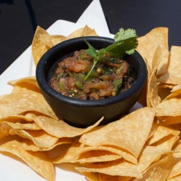 Chips & Salsa de Molcajete