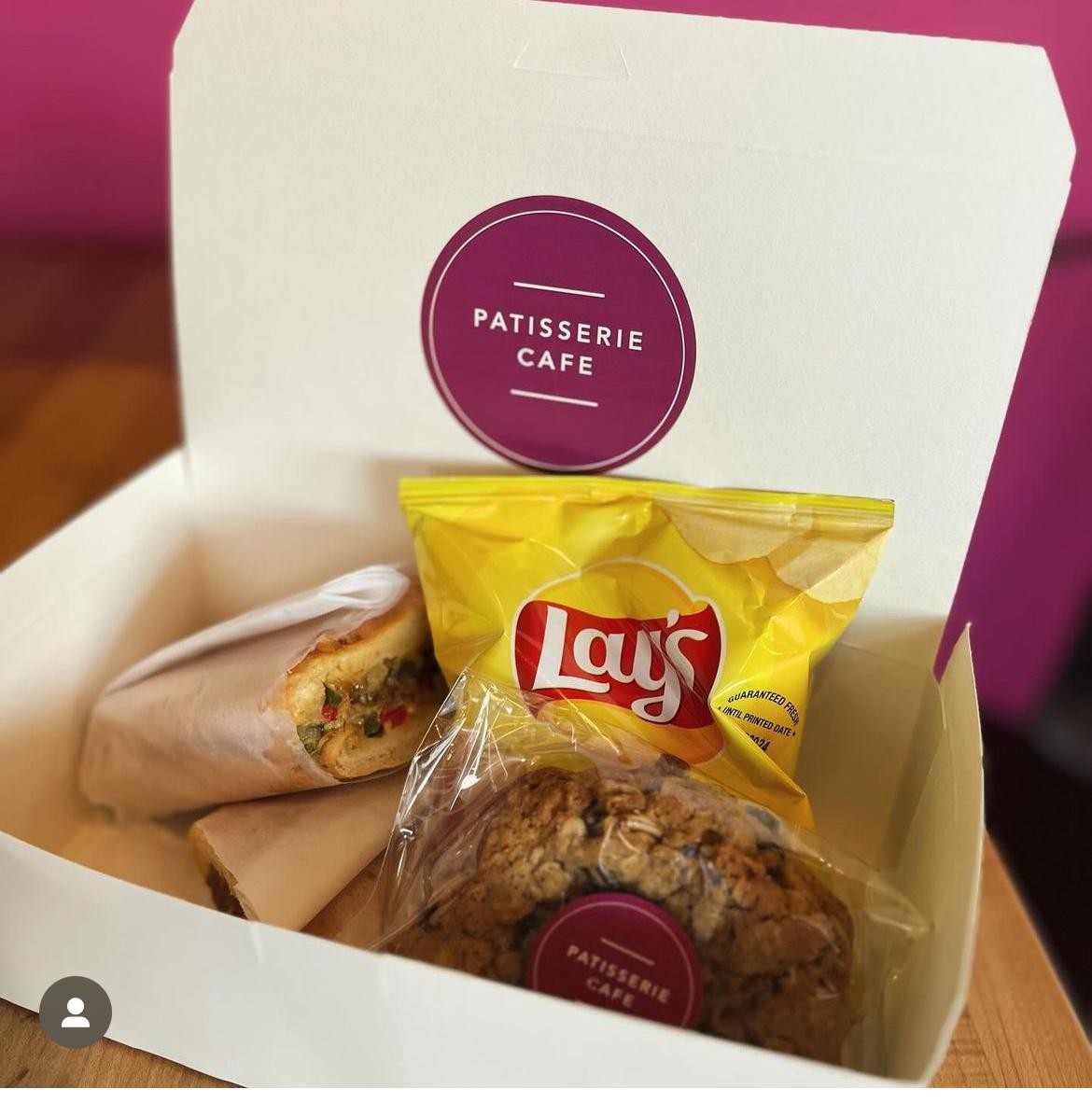 lunch box with plain lays chips and a cookie  (MINIMUM ORDER 10)
