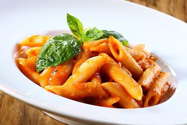 Penne with Tomato Basil Sauce