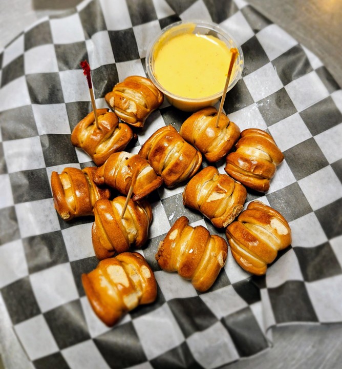 Beer Cheese & Pretzel Bites(12)