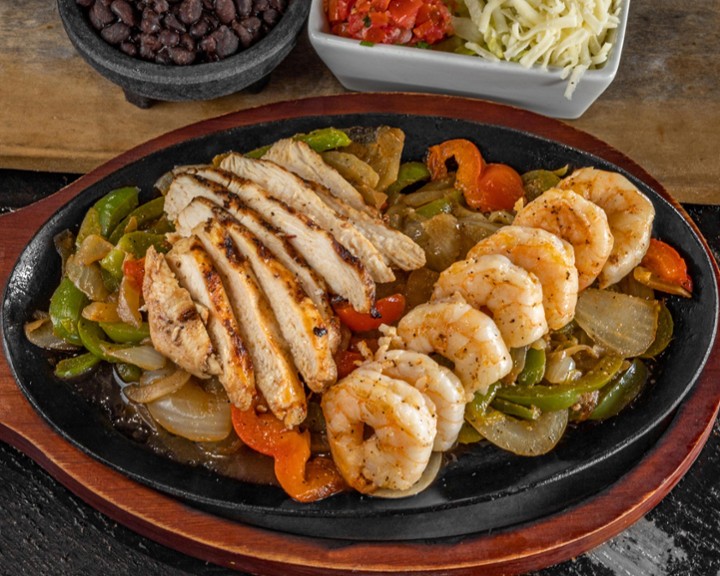 CHICKEN AND SHRIMP FAJITA