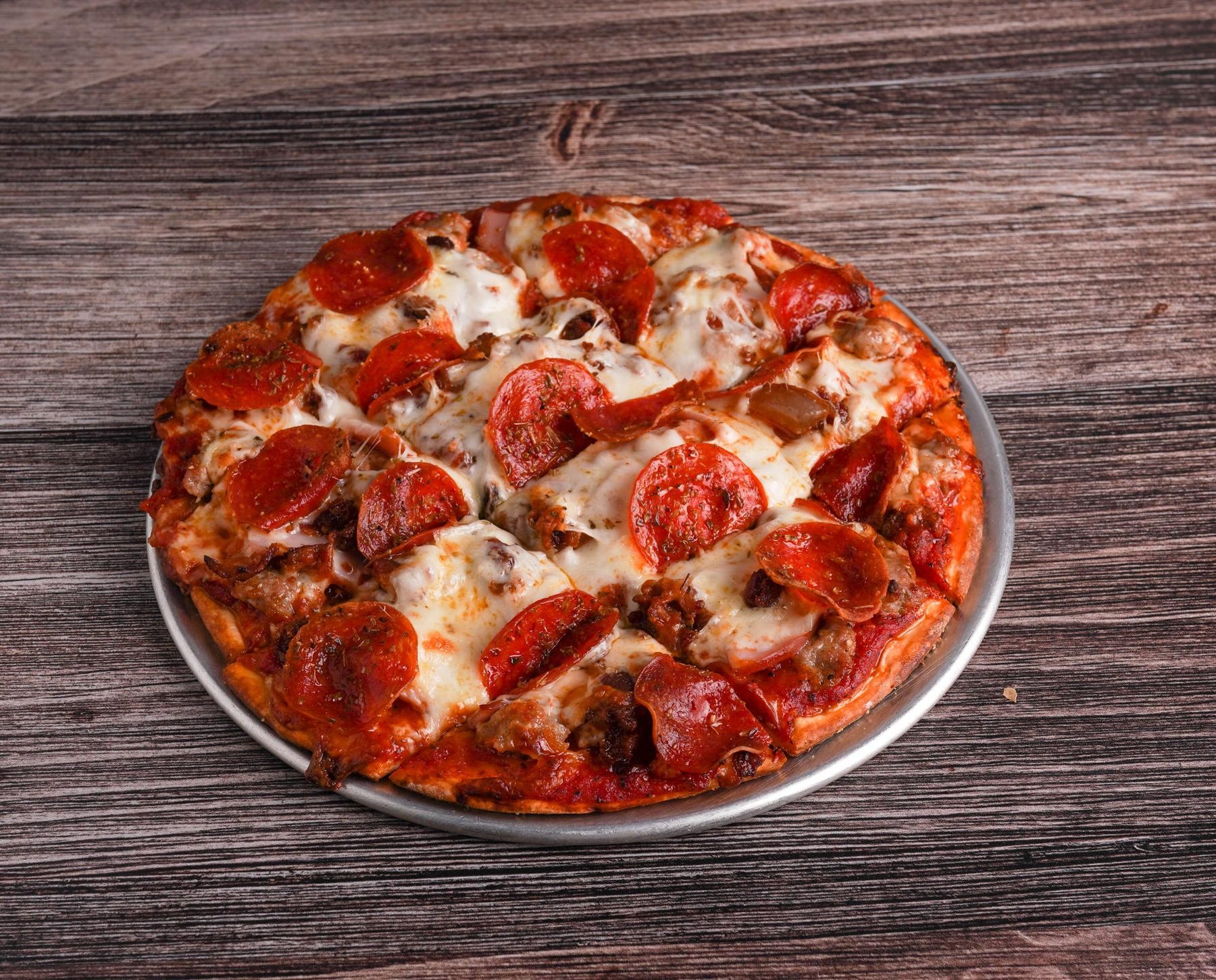 10" Carnivores Pizza