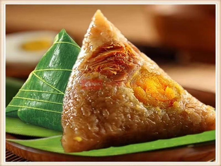 手工蛋黄肉粽 Handmade Zongzi （Sticky Rice,Pork,Salt yolk)（1pc)